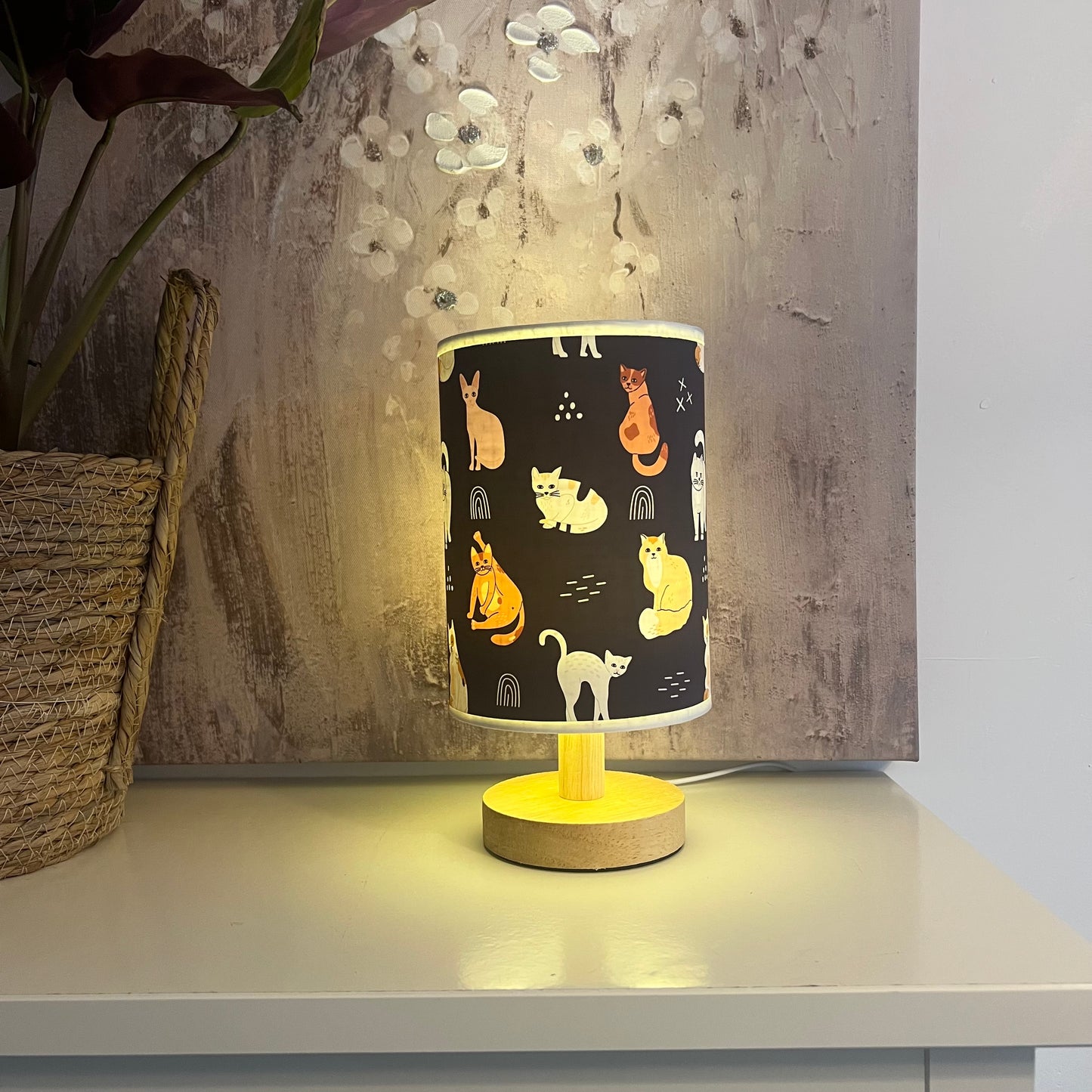 Modern Cat Print Lamp – Black & Neutral Animal Print